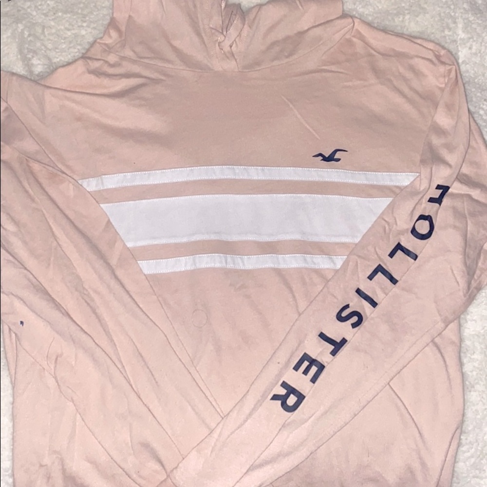 Light pink Hollister top💫✨